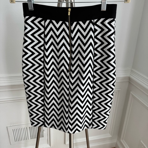 H&M Black and White Chevron Design Top and Skirt Set size 4-6 - Picture 10 of 15